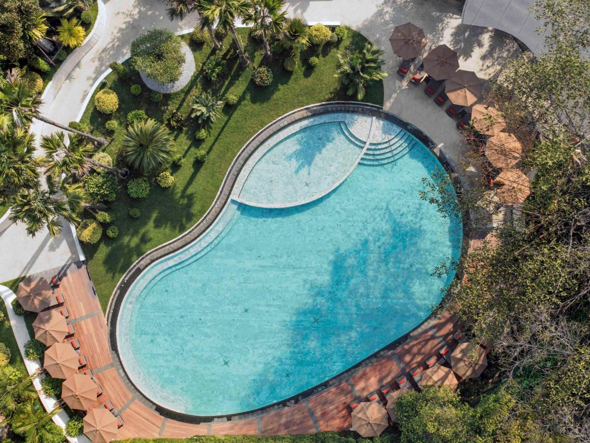 Moevenpick Hotel Bangkok Ploenchit Bdms Екстериор снимка