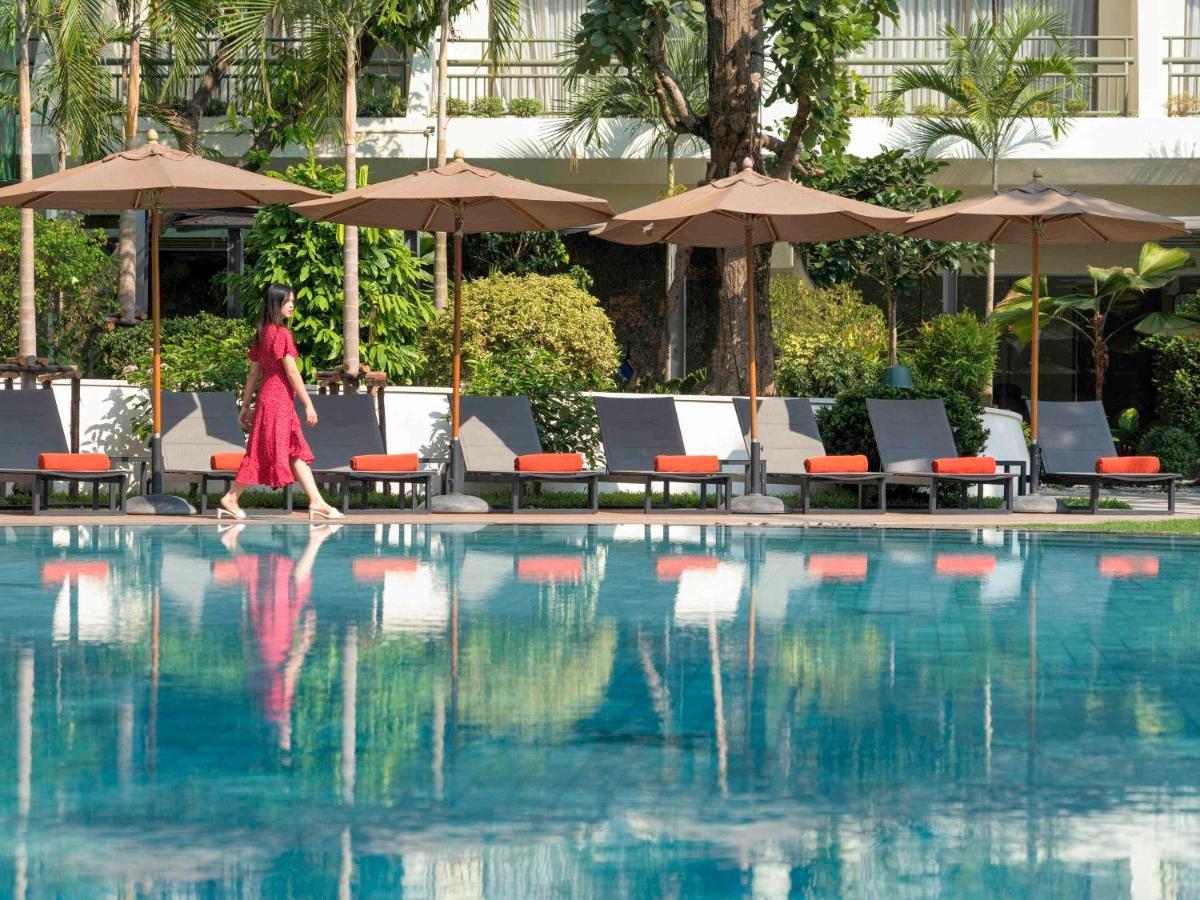 Moevenpick Hotel Bangkok Ploenchit Bdms Екстериор снимка