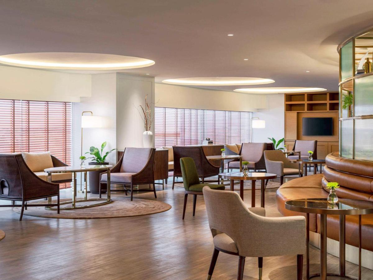 Moevenpick Hotel Bangkok Ploenchit Bdms Екстериор снимка
