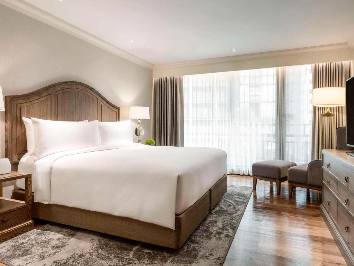 Moevenpick Hotel Bangkok Ploenchit Bdms Екстериор снимка
