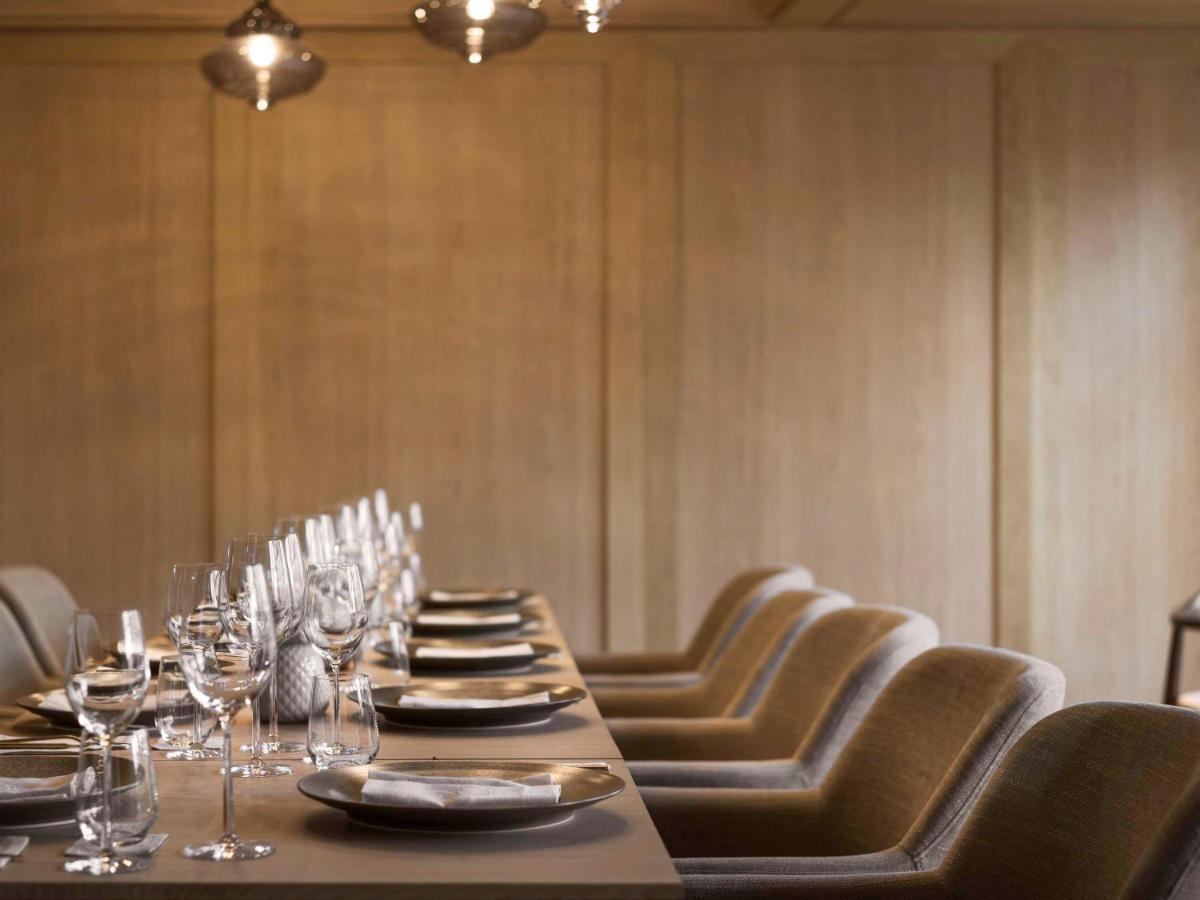 Moevenpick Hotel Bangkok Ploenchit Bdms Екстериор снимка