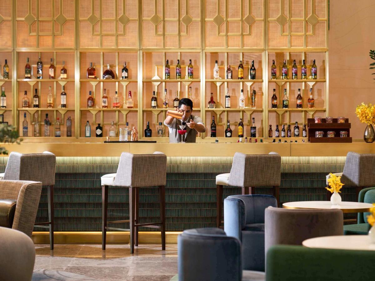 Moevenpick Hotel Bangkok Ploenchit Bdms Екстериор снимка