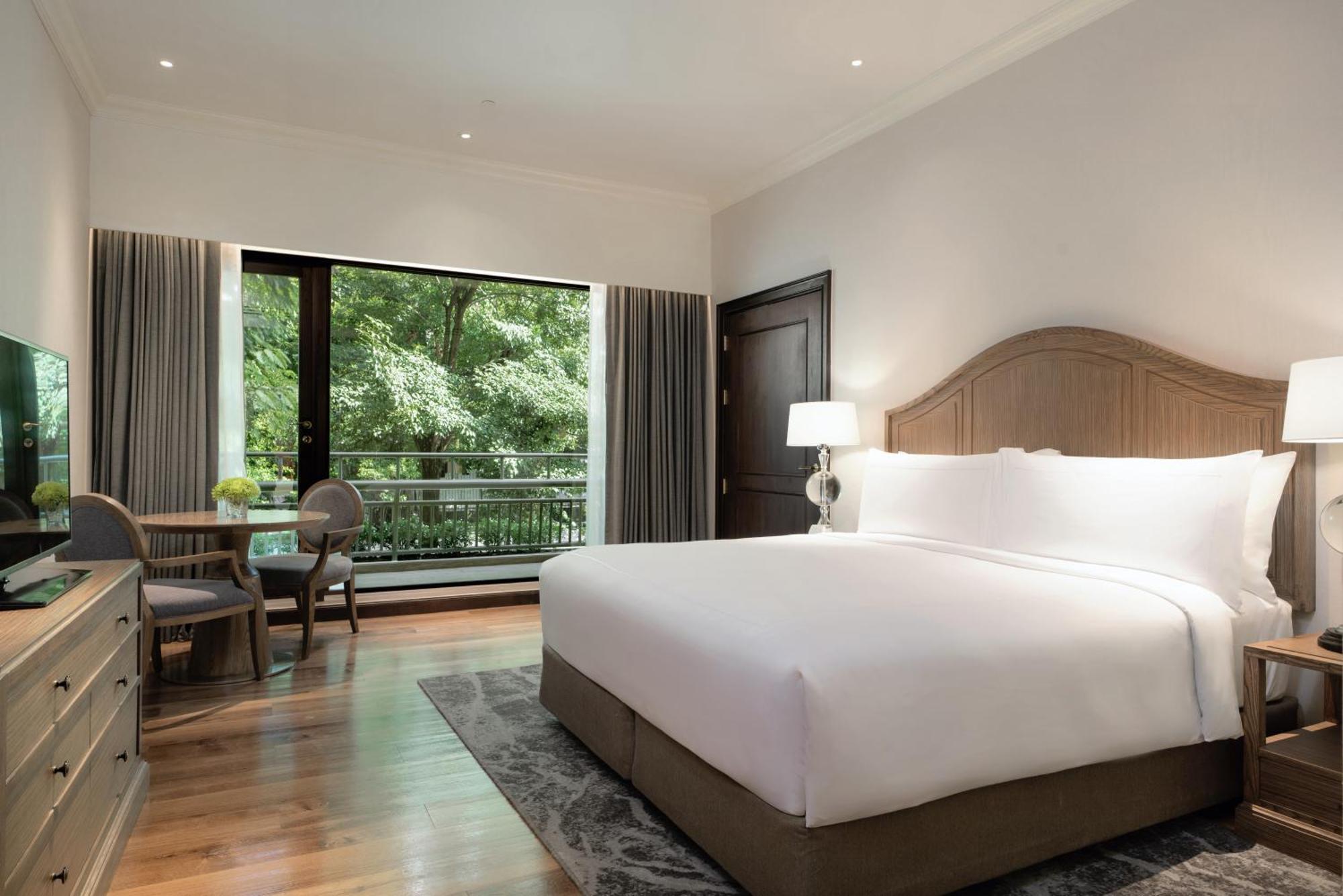 Moevenpick Hotel Bangkok Ploenchit Bdms Екстериор снимка