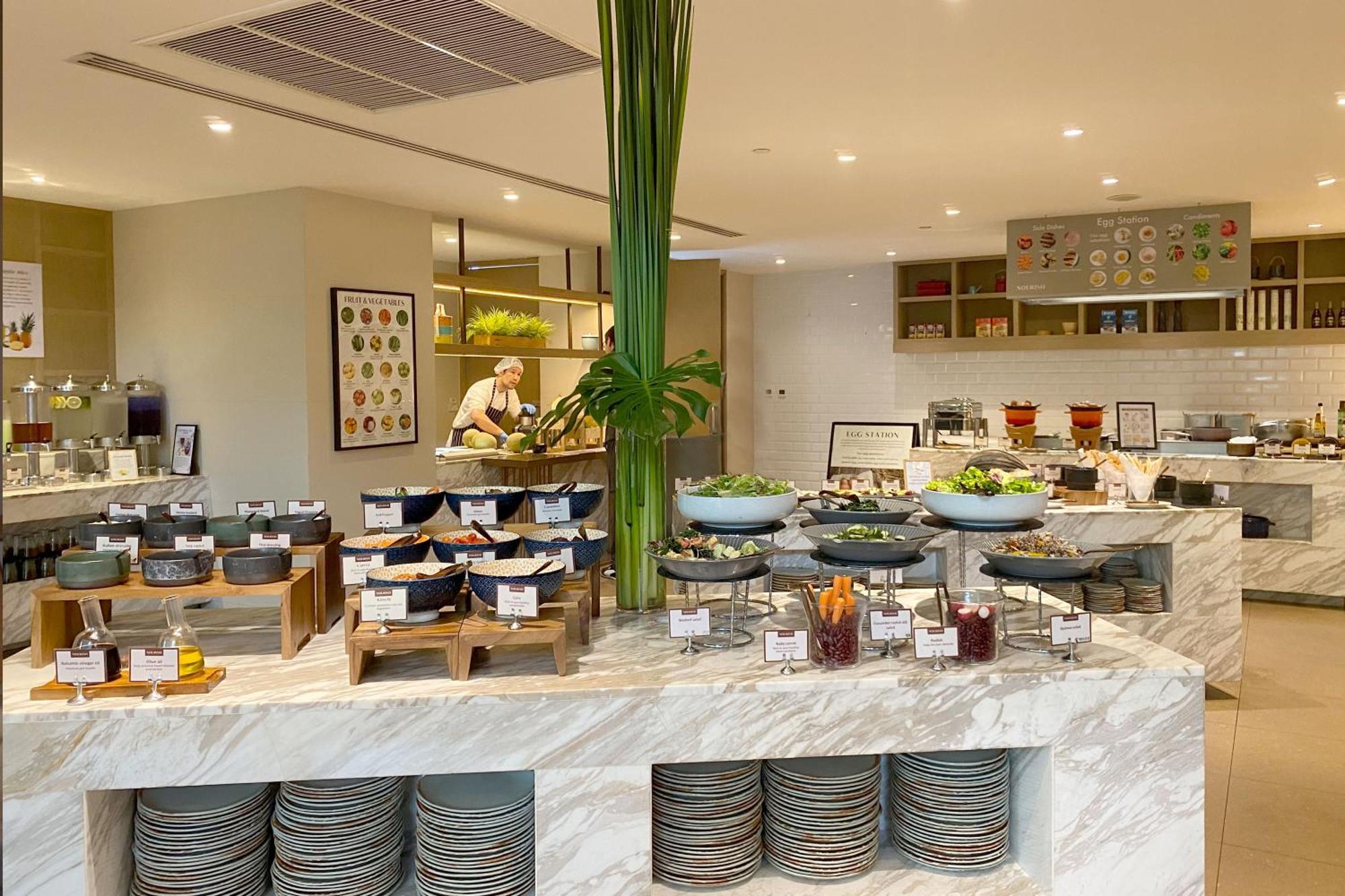 Moevenpick Hotel Bangkok Ploenchit Bdms Екстериор снимка