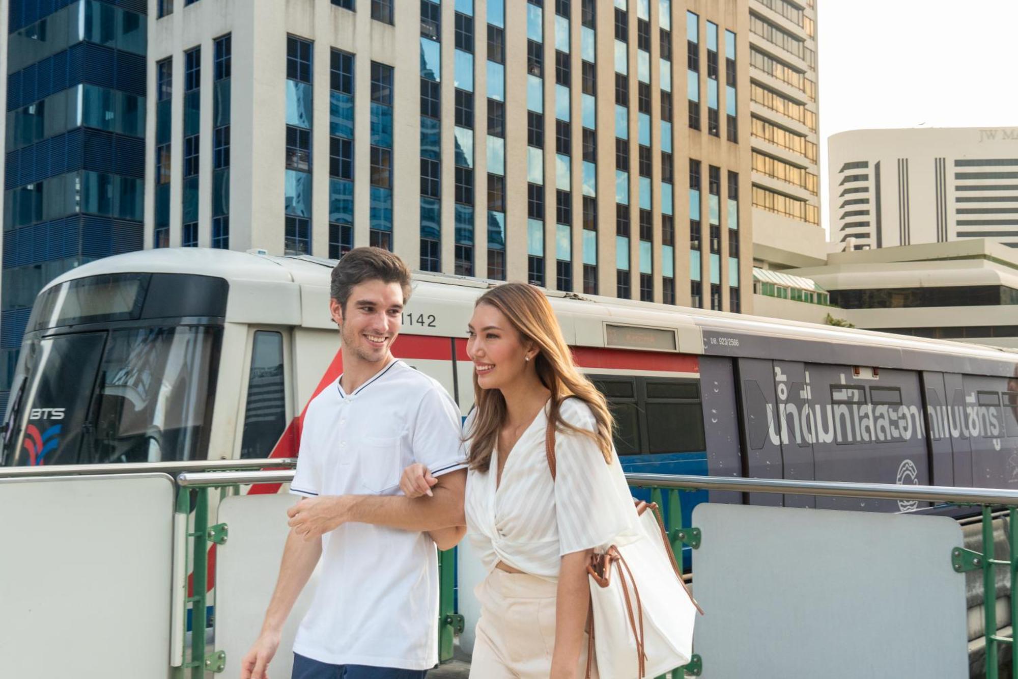 Moevenpick Hotel Bangkok Ploenchit Bdms Екстериор снимка
