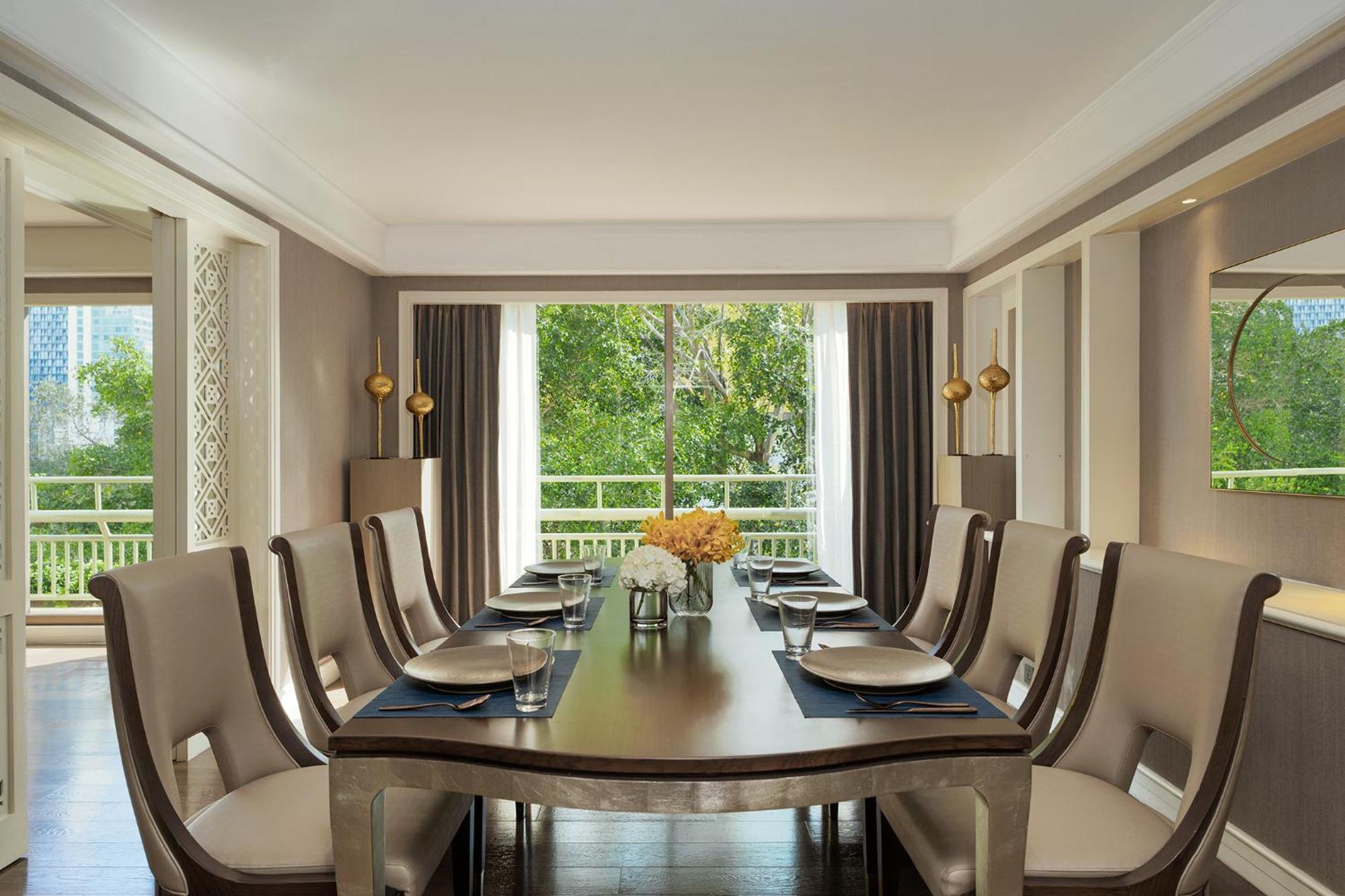Moevenpick Hotel Bangkok Ploenchit Bdms Екстериор снимка