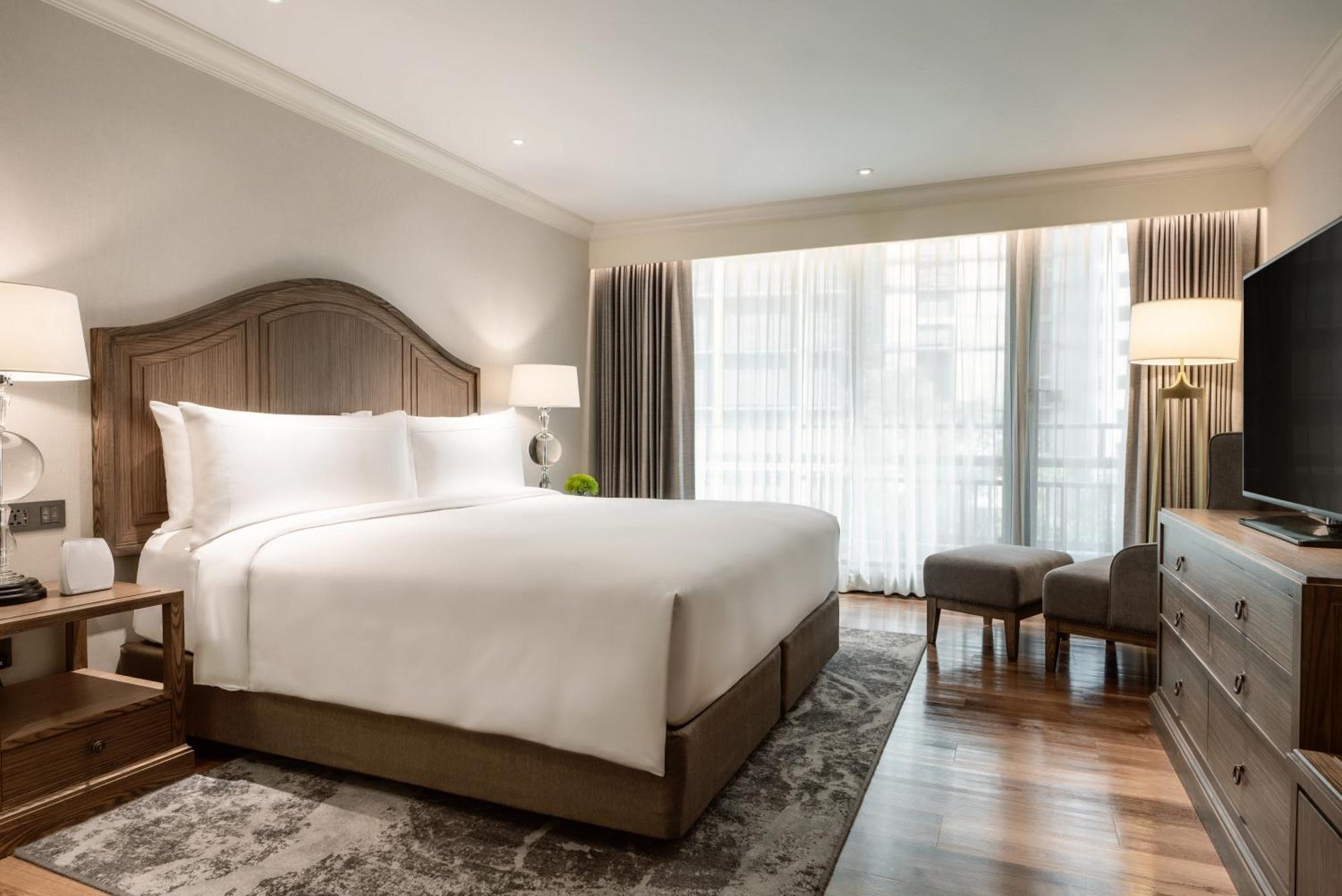 Moevenpick Hotel Bangkok Ploenchit Bdms Екстериор снимка