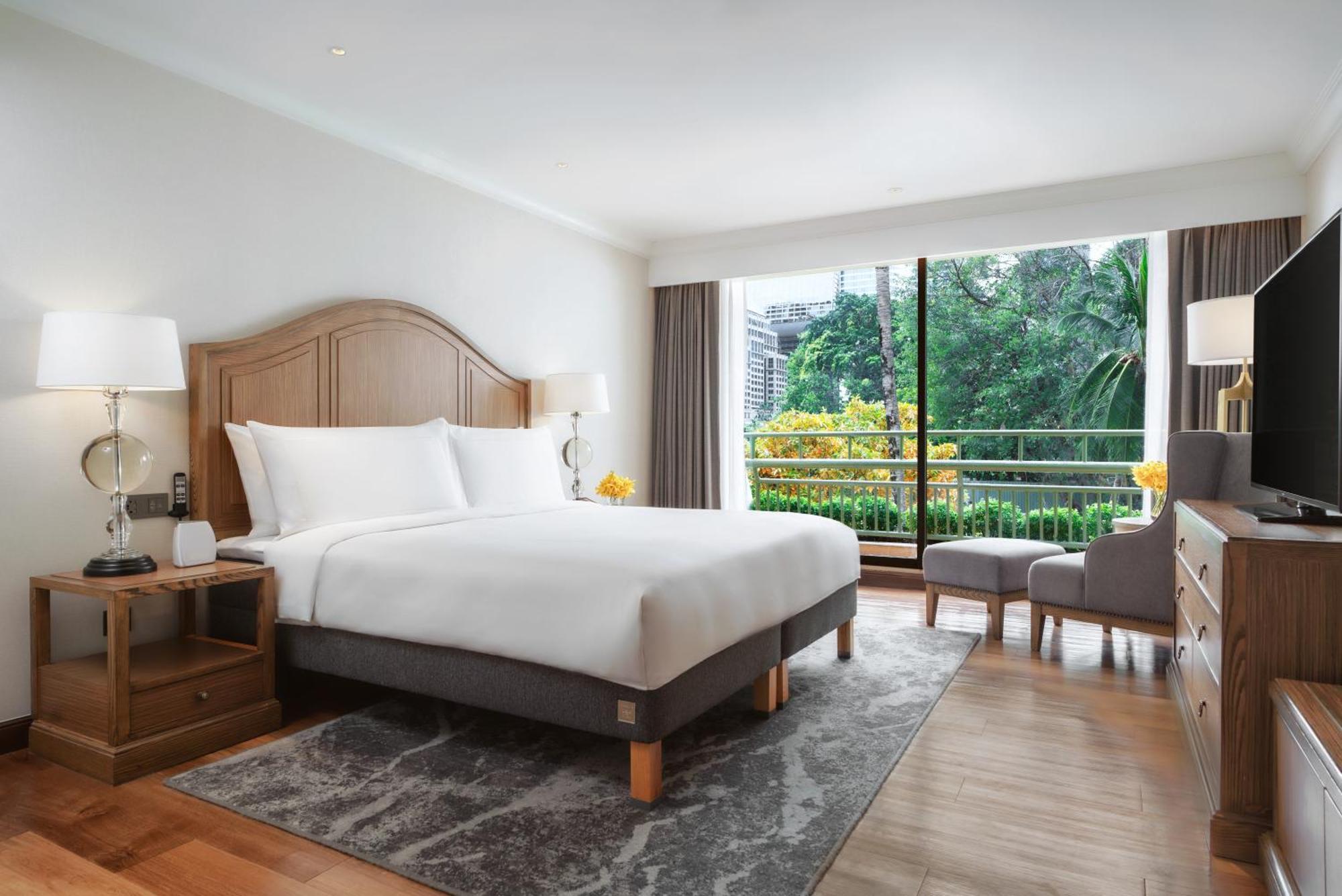 Moevenpick Hotel Bangkok Ploenchit Bdms Екстериор снимка